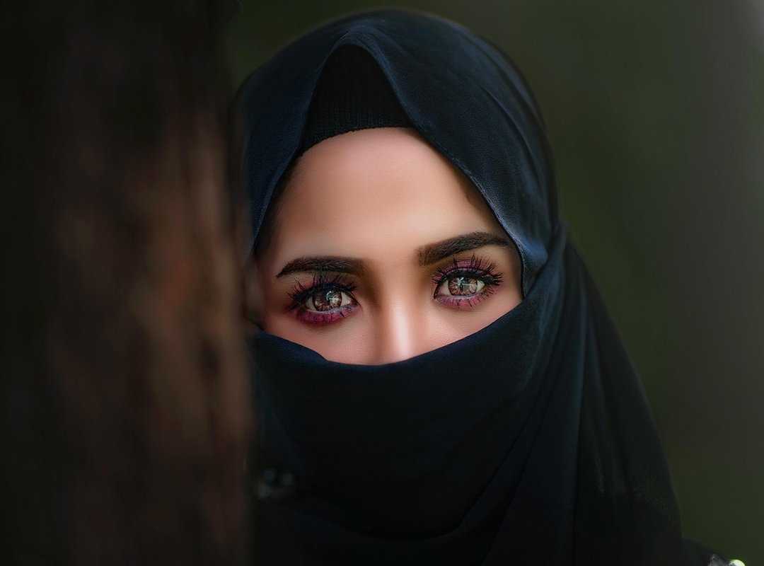 Choosing and Styling the Perfect Hijab for Your Look